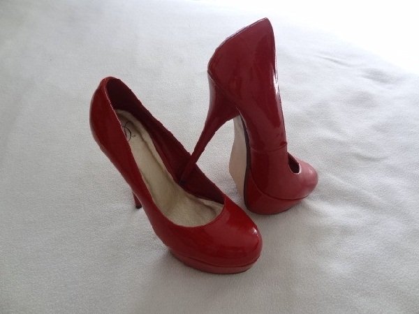 Red hot heels (19)
