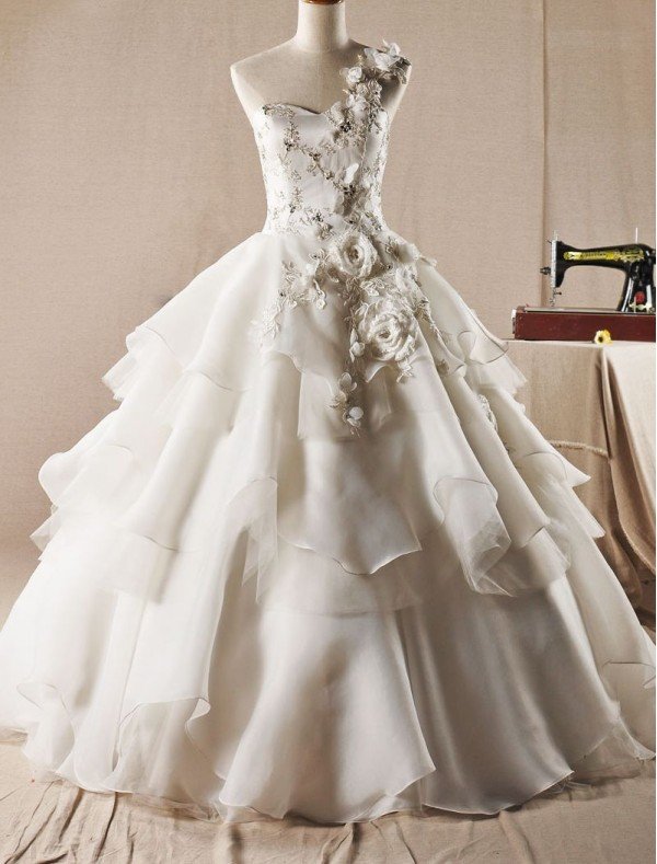 tulle-one-shoulder-ball-gown-wedding-dress-with-tiered-ruffle-skirt